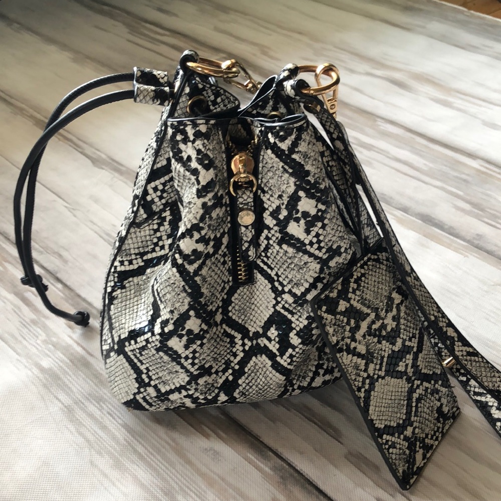 FAUX SNAKESKIN BUCKET BAG